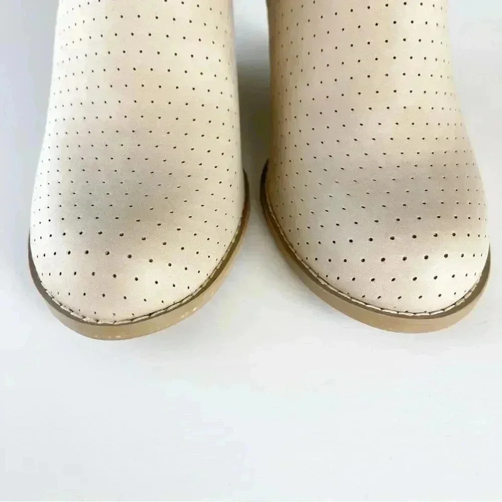DV by Dolce Vita Vegan Leather Gerdy Ankle Wedge Bootie Size 7 NWOB